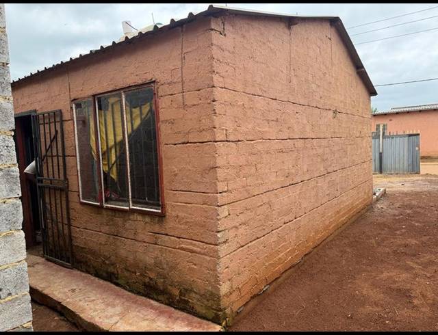 2 BEDROOM HOUSE FOR SALE IN LEHAE